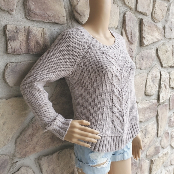 AERIE | Gray Crew Neck Knit Sweater - Picture 3 of 8